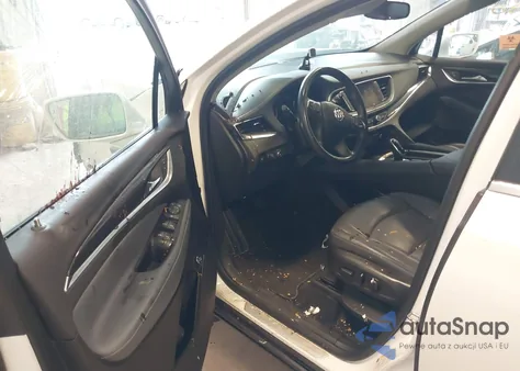 2018 Buick Enclave Essence z USA, uszkodzony, nr VIN 5GAEVAKW9JJ163547